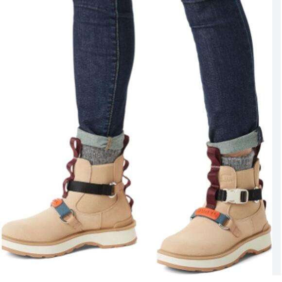 NWOB Sorel hi line eq chelsea boot tan black maroon 9.5 - Picture 7 of 7